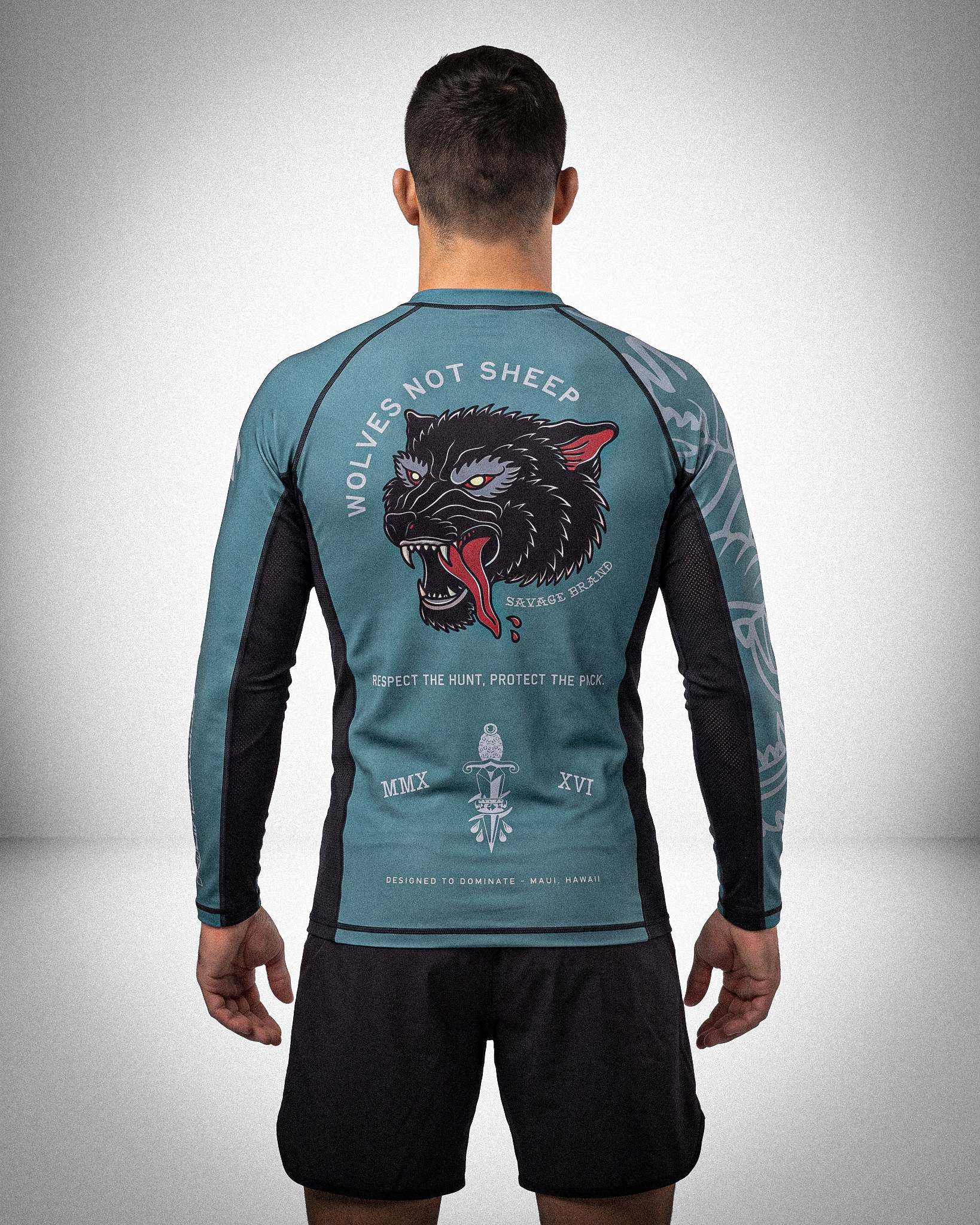 Wolves Not Sheep Long Sleeve Rasghuard